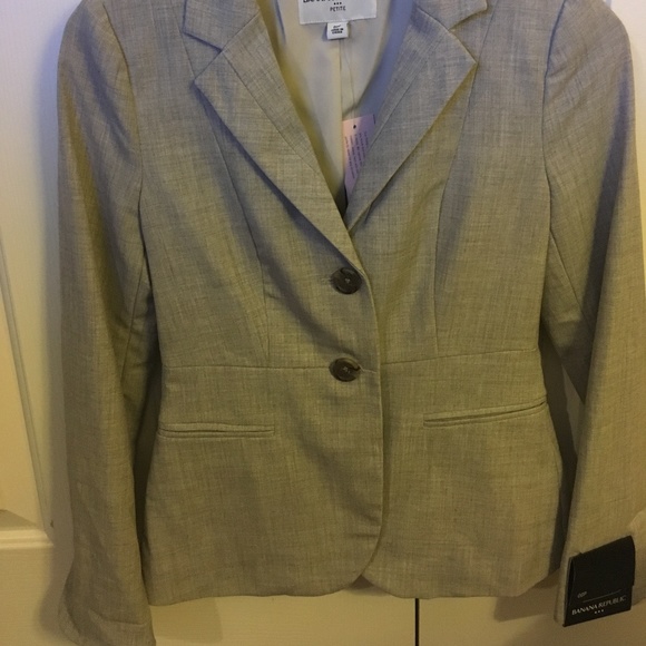 Banana Republic Jackets & Blazers - Banana Republic Light Gray Petite Blazer--NWT